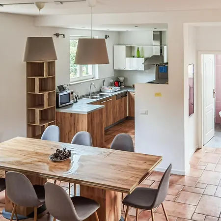 4 Bedroom Stunning In Holiday home *