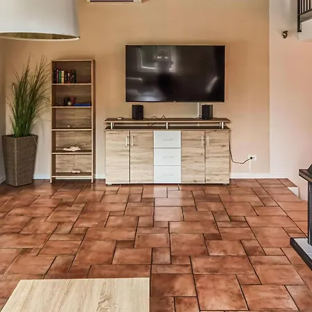 4 Bedroom Stunning In Medulin