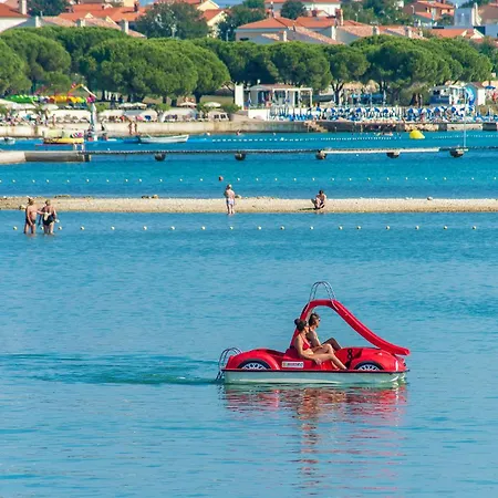 4 Bedroom Stunning In Сasa de vacaciones Medulin