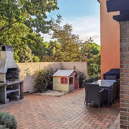 4 Bedroom Stunning In Сasa de vacaciones *