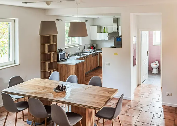 4 Bedroom Stunning In Сasa de vacaciones *