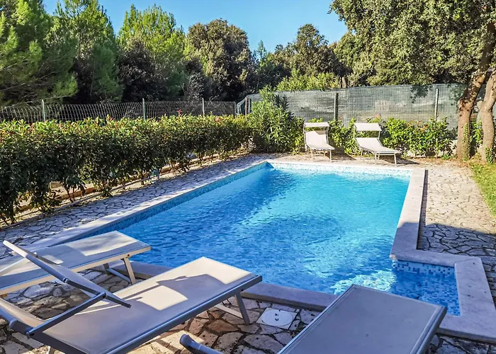 4 Bedroom Stunning In