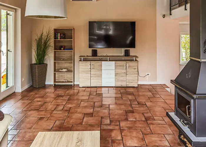 4 Bedroom Stunning In Medulin