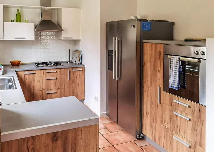 4 Bedroom Stunning In